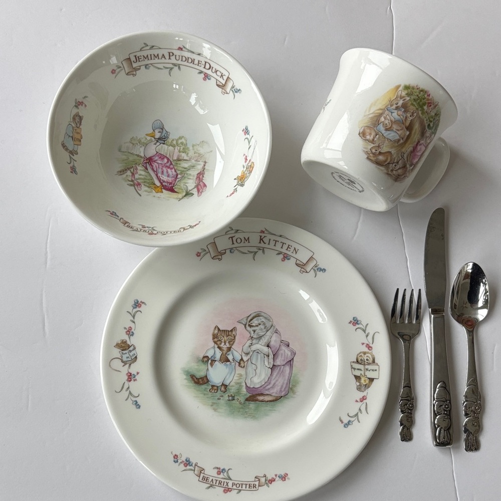 Children's bone china -Royal Albert The World of Beatrix Potter vintage 1986